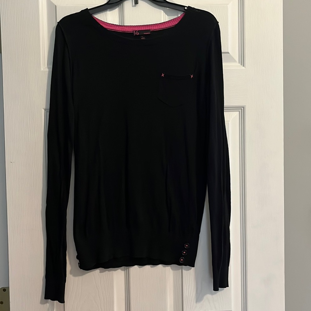 Woman’s lightweight Sweater